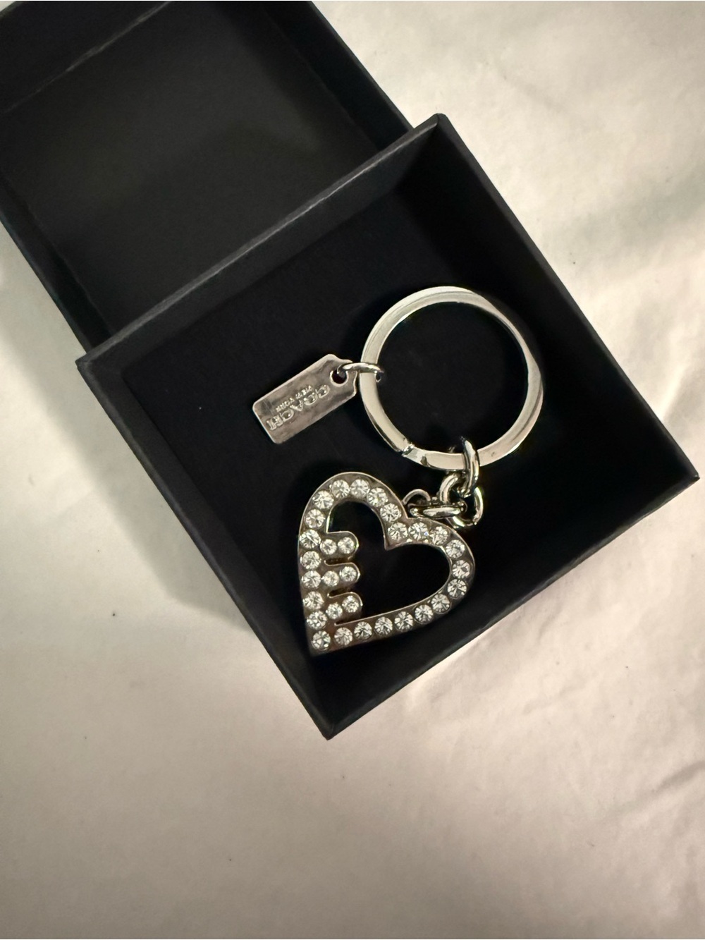 Coach Poppy Pave Crystal Heart Keyring with Coach Hangtag in silver tone 🩶